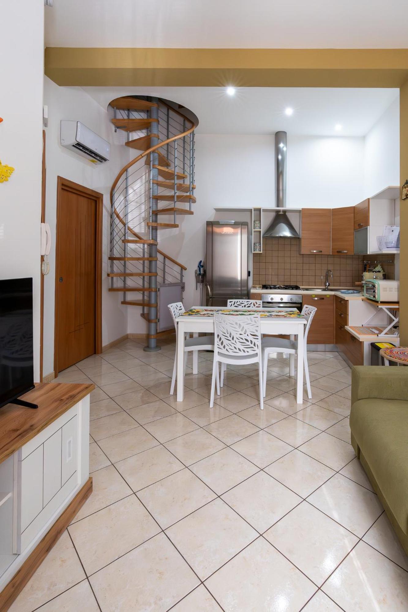 Casa Vacanze Ines Latiano Exterior photo